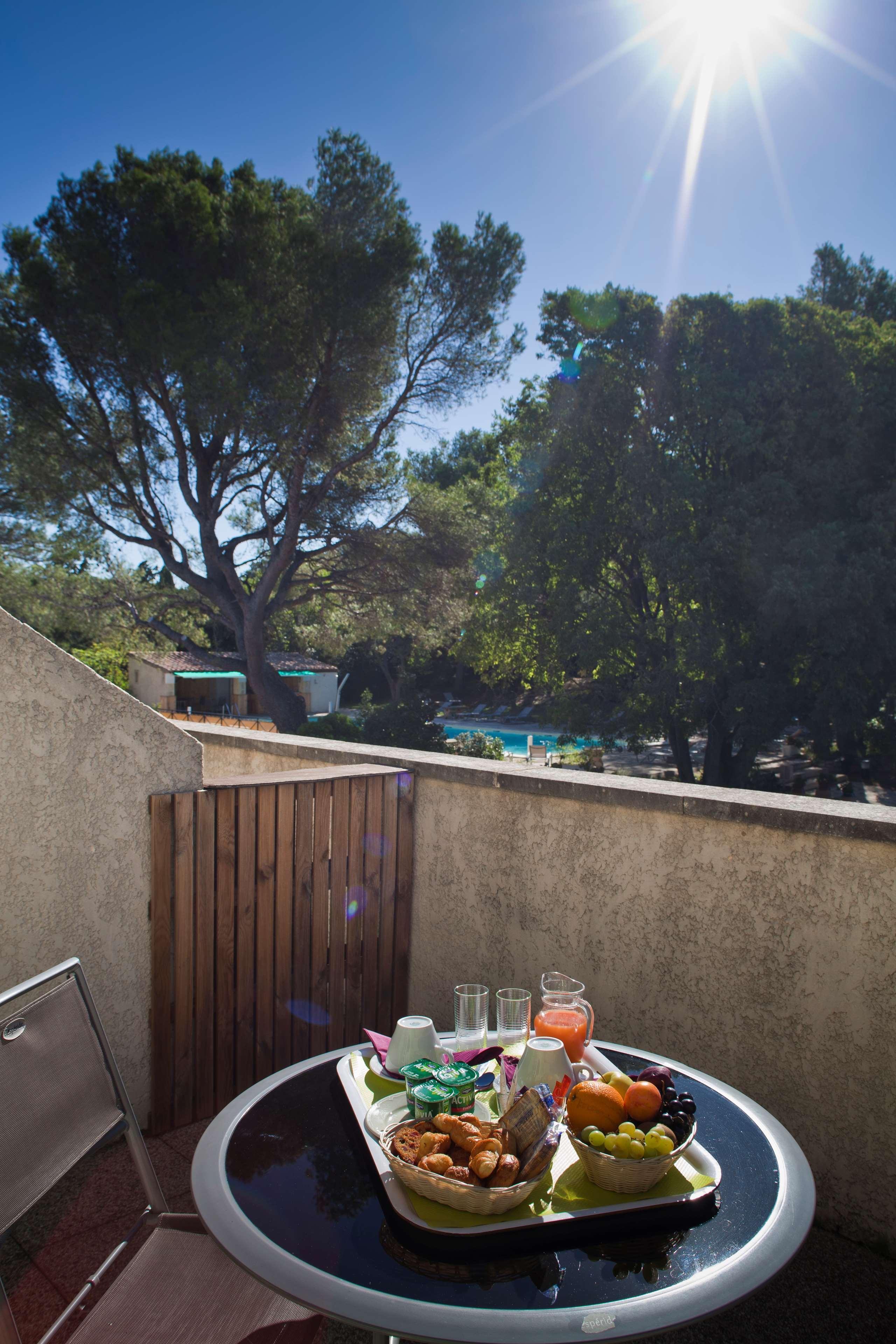 Best Western Le Val Majour Fontvieille Exterior photo