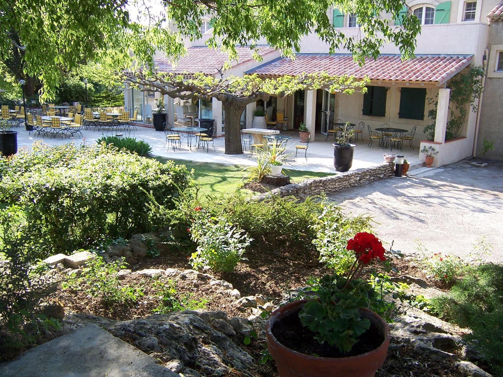 Best Western Le Val Majour Fontvieille Exterior photo
